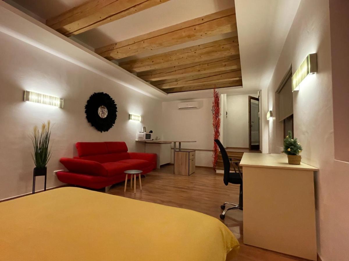 New Workspace Studio Savoya9 Self Check In Old City Center Τιμισοάρα Εξωτερικό φωτογραφία