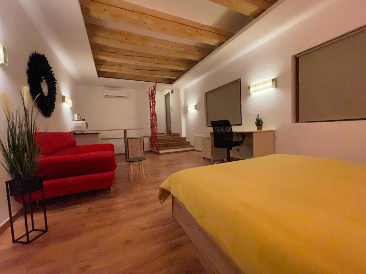 New Workspace Studio Savoya9 Self Check In Old City Center Τιμισοάρα Εξωτερικό φωτογραφία